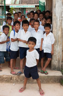 köyde ilköğretim okulu öğrencileri