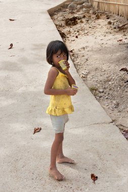 Popototan Island, Busuanga, Filipinler - Ocak 20,2012 - kız