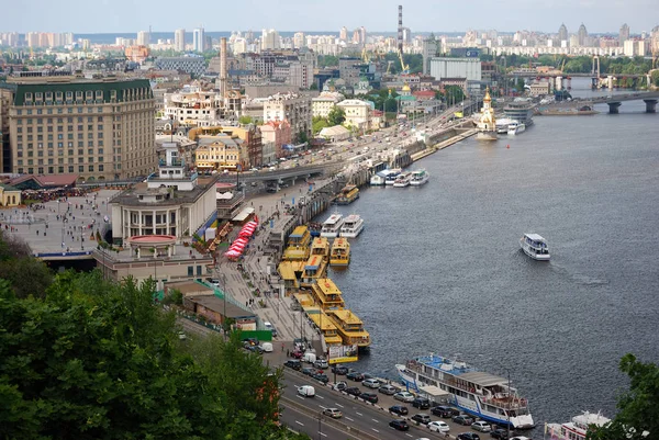 Nehir Dnieper ve nehir tramvaylar Ukrayna Kiev başkenti