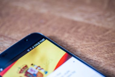 4g Smartphone ile yüzde 25'i ücret ve İspanya bayrağı