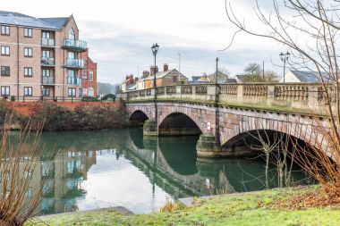 Nene nehir Northampton, İngiltere üzerinden köprü