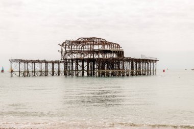 Brighton Pier gün görünümü yangından sonra