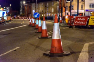 İngiltere'de yol Hizmetleri Roadworks koniler ve işaretleri