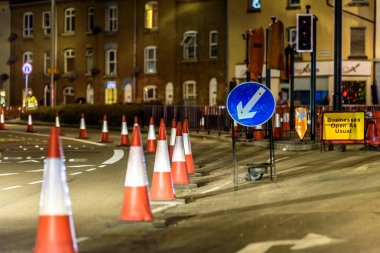 İngiltere'de yol Hizmetleri Roadworks koniler ve işaretleri
