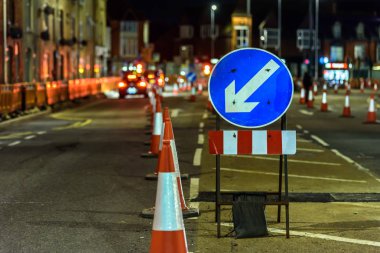 İngiltere'de yol Hizmetleri Roadworks koniler ve işaretleri
