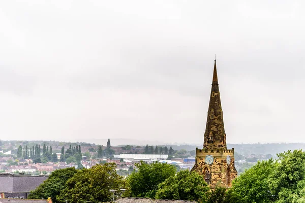 Vista de día nublado de la iglesia del Santo Sepulcro en Northampton Reino Unido paisaje urbano — Foto de Stock