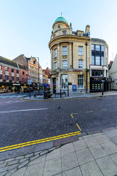 Northampton, UK - Aug 10, 2017: Clear Sky morning view of Northampton Town Centre Streets — Stock Photo, Image