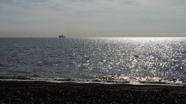 İngiliz deniz kenarında Flexistowe güneşli bir gün görünümü