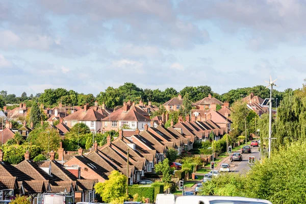 Вечір подання ряд типовий англійський терасових будинків в Northampton — стокове фото