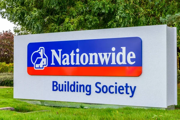 Northampton Reino Unido 3 de outubro de 2017: Nationwide Building Society logo sign stand Northampton industrial estate — Fotografia de Stock