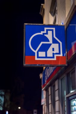 Northampton Uk 3 Ekim 2017: Northampton sanayi sitesi ülke çapında banka logo işareti standı