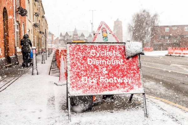 Nieve cubre las calles Inglaterra — Foto de Stock