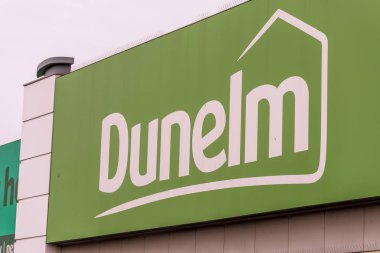 Northampton, İngiltere - 26 Ekim 2017: Nene Vadisi perakende Parkı Dunelm Logo görünümünü