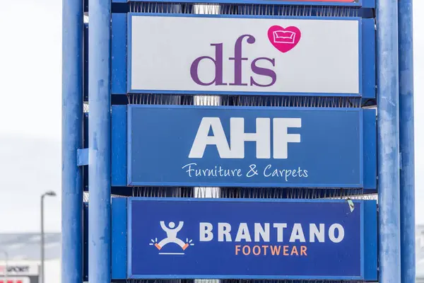 Northampton, İngiltere - 26 Ekim 2017: Görünüm Afh Brantano Dfs logosunun Nene Vadisi perakende Parkı