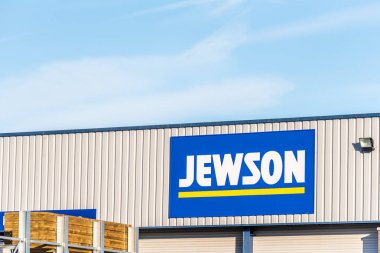 Northampton İngiltere 09 Aralık 2017: Jewson inşaatçılar tüccar logo işaret içinde Brackmills sanayi sitesi