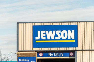 Northampton İngiltere 09 Aralık 2017: Jewson inşaatçılar tüccar logo işaret içinde Brackmills sanayi sitesi