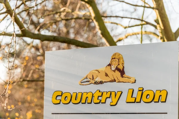 Northampton UK December 07, 2017: Country Lion Coach Hire logo sign in Brackmills Industrial Estate — стоковое фото