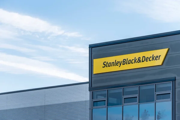 Northampton Reino Unido 09 de dezembro de 2017: Stanley Black And Decker Builders Assinatura do logotipo do comerciante em Brackmills Industrial Estate — Fotografia de Stock