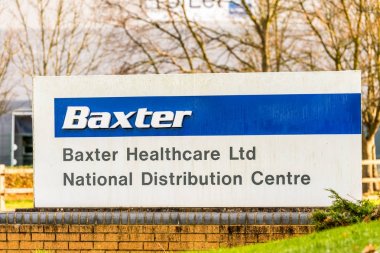 Northampton İngiltere 07 Aralık 2017: Baxter sağlık dağıtım merkezi logosu işaret içinde Brackmills sanayi sitesi