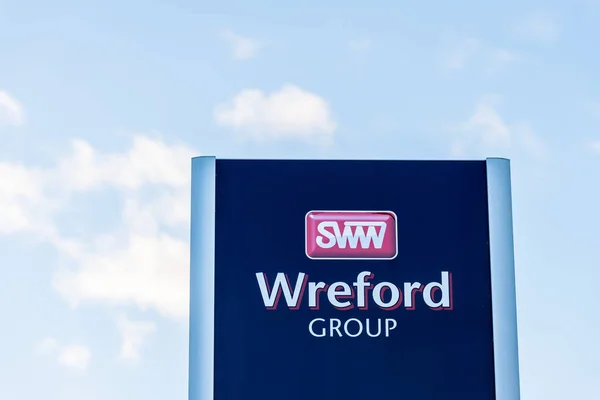 Нортгемптон Великобританії 04 січня 2018: Wreford Група логотип знак в Sixfields індустріального парку — стокове фото