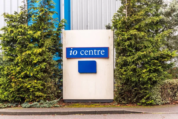 Northampton Reino Unido 11 de janeiro de 2018: IO Centre logo sign post — Fotografia de Stock