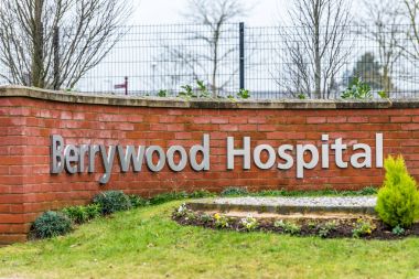 Northampton İngiltere 13 Ocak 2018: Berrywood hastane logo işareti yazı