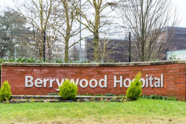 Northampton İngiltere 13 Ocak 2018: Berrywood hastane logo işareti yazı