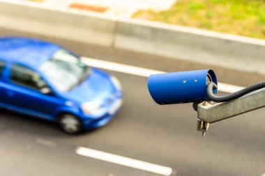 İngiltere'de otoyol trafik izleme hız kamerası