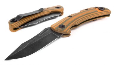 Two folding pocket knives clipart