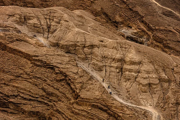 Negev Çölü Otoyolda Motosikletçiler — Stok fotoğraf