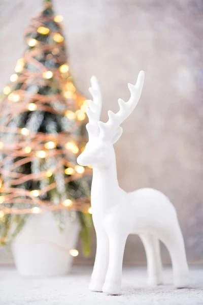 Vintage Weihnachten Hintergrund mit Weihnachtsdekoration lizenzfreie Stockfotos