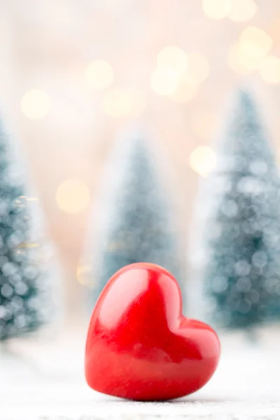 壁背景のボケ味とクリスマス ツリー. — ストック写真