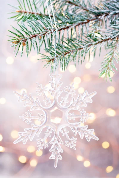 Weihnachtsbaum mit Bokeh Wand Hintergrund. — Stockfoto