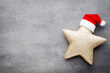 Noel Baba şapkalı bir Noel dekoru. Vintages arkaplanı.