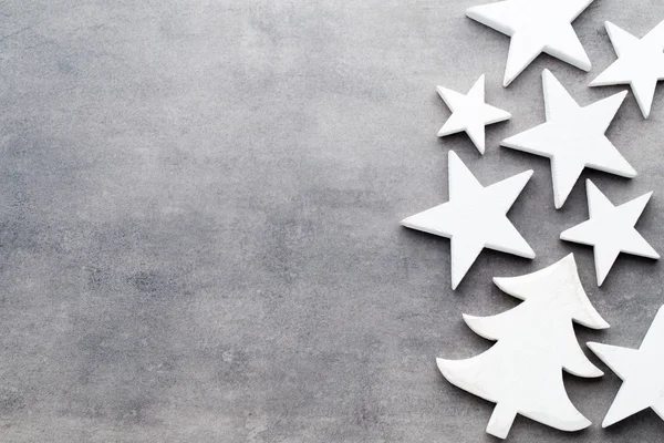 Fundo de Natal. Decorações de árvore branca em um backgroun cinza — Fotografia de Stock