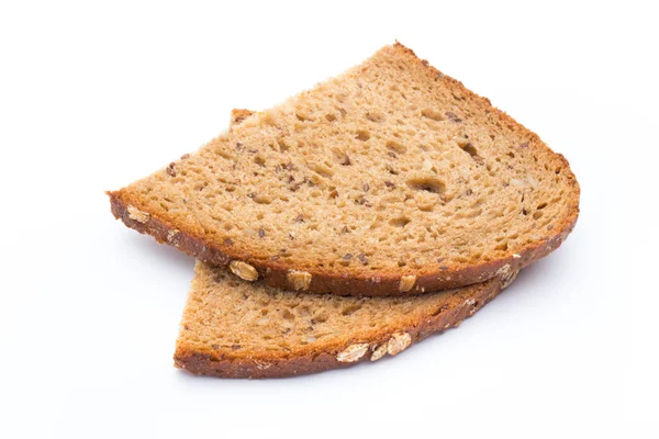 Шматочки житнього хліба ізольовані на білому тлі . — стокове фото