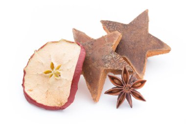 Noel baharat. Apple, anason, yıldız, tarçın, çam. İzole 