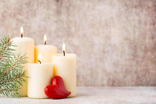 Velas y luces navideñas. Fondo de Navidad. — Foto de Stock