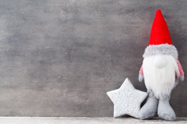 Noel gnome und Noel Baba şapkası. Noel desen. Arka plan üzerinde 