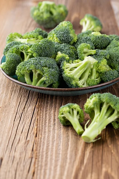 Floretes Verdes Sanos Del Brócoli Crudo Orgánico Listos Para Cocinar — Foto de Stock