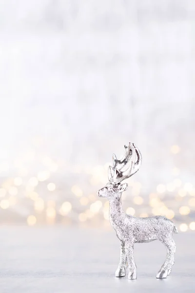 Vánoční Sobi Bokeh Stříbrném Pozadí Vánoční Nebo Novoroční Minimální Koncept — Stock fotografie