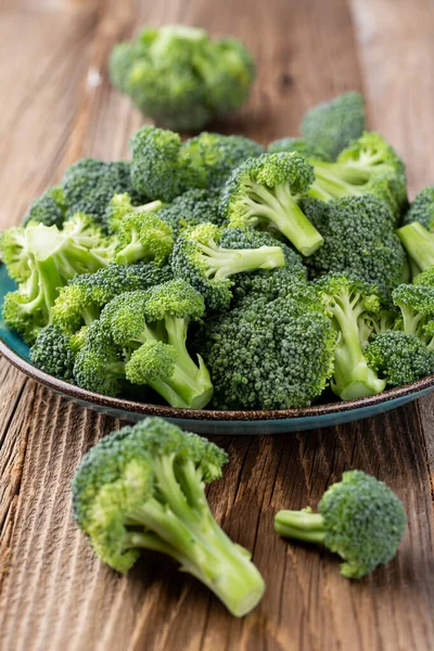 Floretes Verdes Sanos Del Brócoli Crudo Orgánico Listos Para Cocinar — Foto de Stock