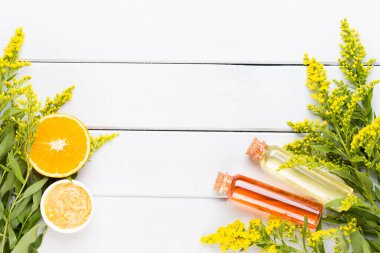 Spa aromaterapi kozmetik ürünler konsepti, metin için bir arkaplan, düzlük, yukarıdan görünüm.
