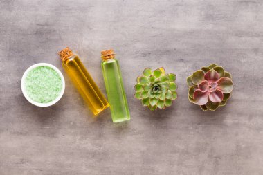 Metin için alanı olan bir spa arkaplanı. Spa tebrik kartı demek. Aromaterapi teması, el yapımı biyokozmetik. Düz yatıyordu.