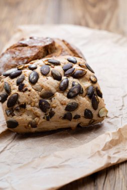 Ekmek arkaplan, üst görünüm, siyah ve çavdar somunları.