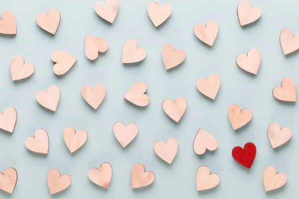 Día San Valentín Fondo Pastel Corazones Caramelo Sobre Fondo Azul — Foto de Stock