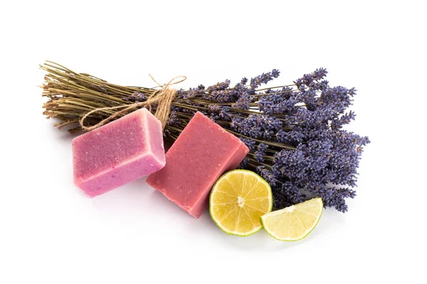Lavanta ve turuncu doğal kozmetik ürünleri, beyaz arka planda ev yapımı spa için limon..