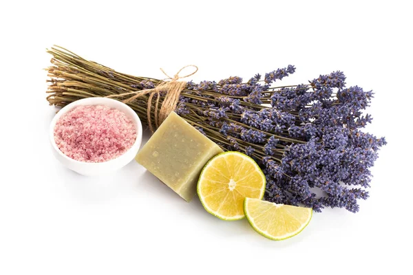 Lavanta ve turuncu doğal kozmetik ürünleri, beyaz arka planda ev yapımı spa için limon..