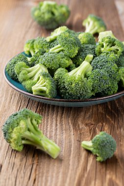 Sağlıklı Yeşil Organik Çiğ Brokoli Çiçekleri Pişirmeye Hazır