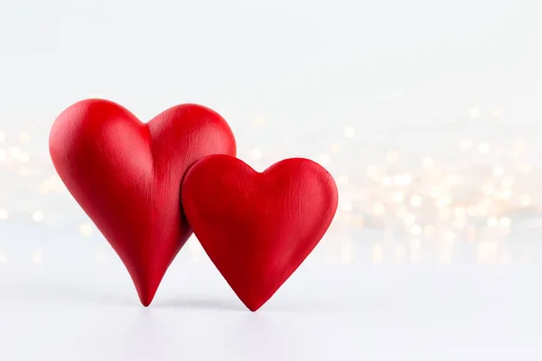 Alla Hjärtans Dag Bakgrund Med Röda Hjärtan Huvudsakliga Kort — Stockfoto